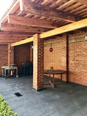 Venta Estupenda Casa Remodelada en Chiluca