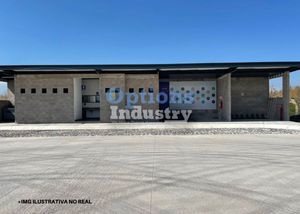 Large industrial warehouse for rent in Querétaro