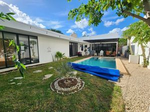 Lujosa residencia con paneles solares, en La Rejoyada