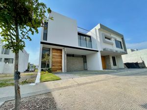 Hermosa Casa en Venta en Punto Sur!