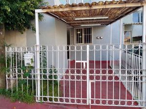 Casa Duplex en Venta en Balcones de Santa María!