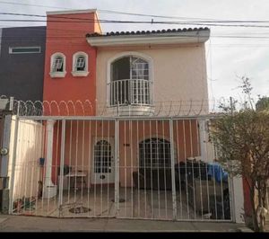 Casa En Venta en Los Olivos, Tlaquepaque!