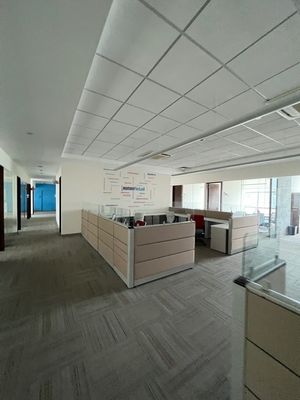 Oficina equipada en renta zona Valle Oriente piso completo San Pedro GG