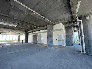 Renta de oficina piso completo en obra gris Valle Oriente, SPGG