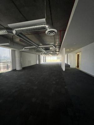 Venta de piso completo de oficinas, Zona San Jerónimo Monterrey