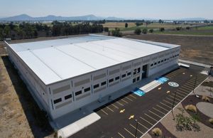 BODEGA EN RENTA  EN IRAPUATO DENTRO DE  PARQUE 9,750m2