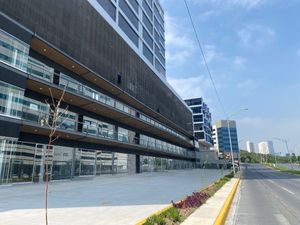 Piso completo de oficinas en renta sobre Av. Fundadores