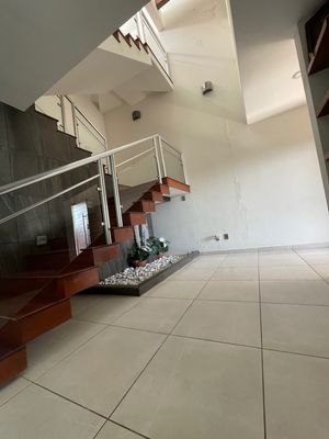 RESIDENCIA EN VENTA LOMAS VERDES