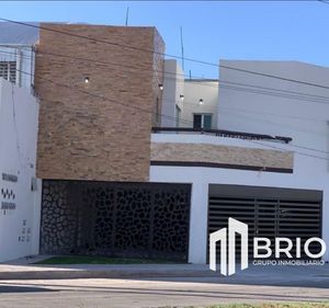 Departamento en venta en av. Enrique Carrola Antuna