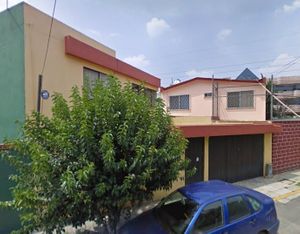 Casa en VENTA Colonia VALLE DEL PARAISO Tlalnepantla de Baz EDOMEX