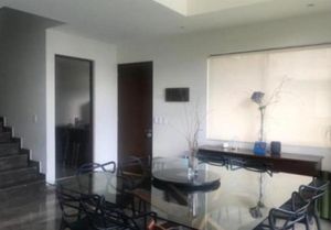 ¡CASA EN VENTA EN CALZADA DE LOS LEONES!