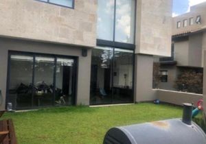 ¡CASA EN VENTA EN CALZADA DE LOS LEONES!