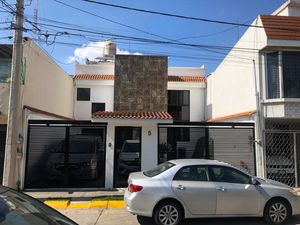 OPORTUNIDAD CASA REMODELADA EN RINCON ECHEGARAY