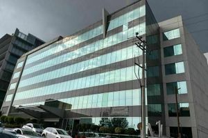 SE RENTA LOCAL COMERCIAL ú OFICINA  EN INTERLOMAS