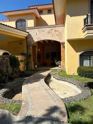 Casa en venta en Vistas del Sol, 45238 Zapopan, Jal., México. El Palomar,  Industrias Renata, PATIO DE SERVICIO COMSSIRE GDL.