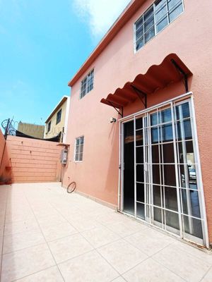 Casa en Venta  y Renta 3 Recamas en Urbiquinta Del Cedro