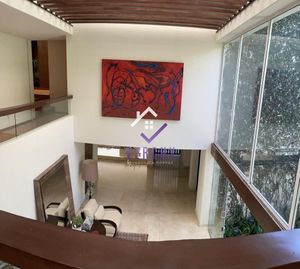 Jardines del Pedregal, Exclusiva Residencia en Venta en Calle Cda con Vigilancia