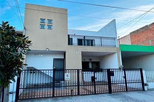 Casa en renta en av cientificos, Colinas de La Normal, Guadalajara,  Jalisco, 44270.
