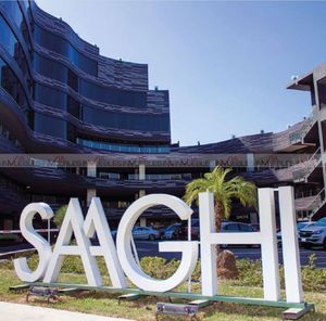 Renta Local Comercial Plaza SAAGHI En San Pedro Garza García