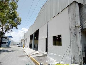 Amplia bodega comercial o industrial zona Abastos León