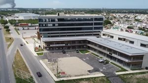 Edificio de Oficinas en Renta al Poniente de Merida sobre Periférico