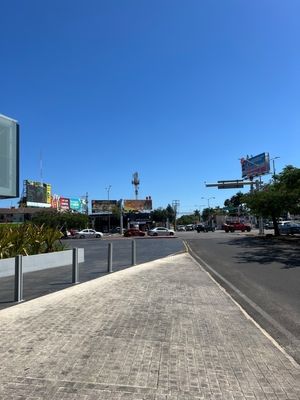 MID CENTER Oficinas disponibles de 200.00 mts en  Merida