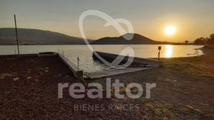 CASA DE CAMPO ENFRACCIONAMIENTO TRES REYES  (Laguna de Cajititlán)