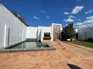 CASA EN VENTA EN LOS ROBLES