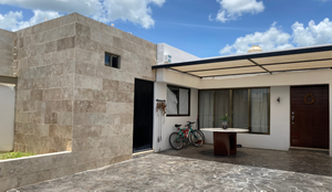 Las Acacias, venta de casa en desarrollo residencial en Chichí Suárez, Mérida.