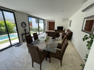 Casa en RENTA con servicios, Bahía Principe, Tulum Country Club, Seguridad 24/7