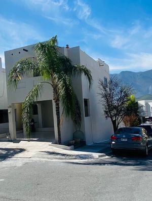 Hermosa residencia en venta en Carretera Nacional