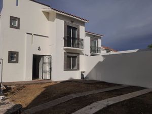 CASA EN VENTA, VILLAS DE BERNALEJO, IRAPUATO, GTO.