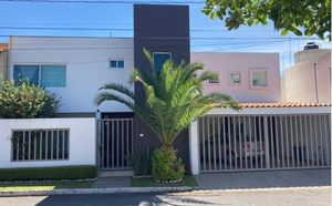 Casas en venta en P.º del Atardecer, Villas de Irapuato, Gto., México