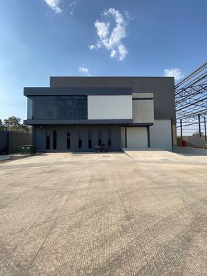 BODEGA INDUSTRIAL EN RENTA A UN LADO DEL AEROPUERTO