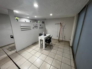 TERRENO EN VENTA JARDINES VALLARTA PARA REMODELACIÓN