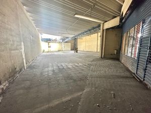 Bodega Comercial en Renta sobre Periférico Norte