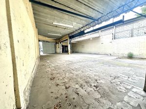 Bodega Comercial en Renta sobre Periférico Norte