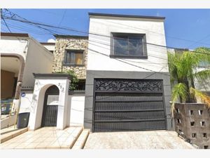 Casa en Venta en Colonial Cumbres Monterrey