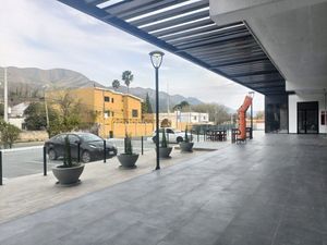 LOCAL COMERCIAL EN LEMON PARK, ZONA EL URO EN CARRETERA NACIONAL