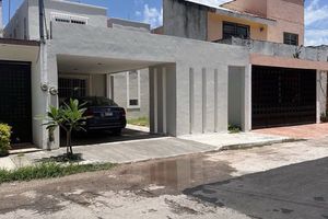 Casa en venta en Santa Maria Chuburna, al lado de Leandro Valle