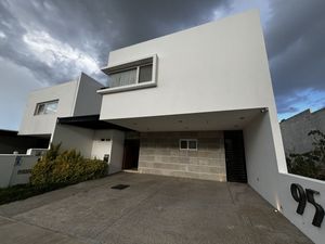 CUMBRES DEL LAGO JURIQUILLA CASA RENTA 4 RECAMARAS CUARTO DE SERV $35,000 (KEK)