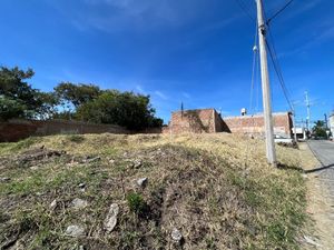 Invierte en Tu Futuro en Estos Terreno Estratégicamente Situado,