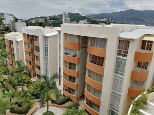 Vendo o Rento Departamento en Acapulco, Av. La Suiza, Fracc. La Playas