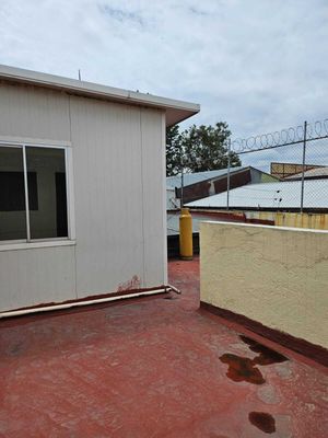 SE VENDE CASA COMO TERRENO EN LEYES DE REFORMA, IZTAPALAPA.