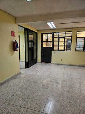 SE VENDE CASA COMO TERRENO EN LEYES DE REFORMA, IZTAPALAPA.