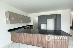 VENTA DE CASA  EN SOLARES RESIDENCIAL