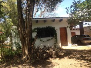 CASA EN VENTA TEQUISQUIAPAN TERRENO DE 3150 m2 QUERETARO RCV240405-275