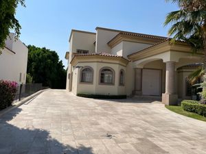 CASA EN VENTA CAMPANARIO QUERETARO RCV240524-EAA