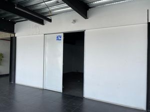 RENTA LOCAL COMERCIAL EN PLANTA ALTA AV. ZARAGOZA QUERETARO CLR240717-EAA