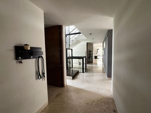 CASA EN RENTA CON ELEVADOR EN EL CAMPANARIO QUERETARO RCR240814-EDM